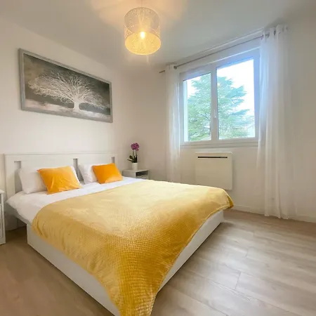 Laffitte Joli T2 Au Coeur Du Parc & Parking & Rer Pour Paris & La Defense Apartment