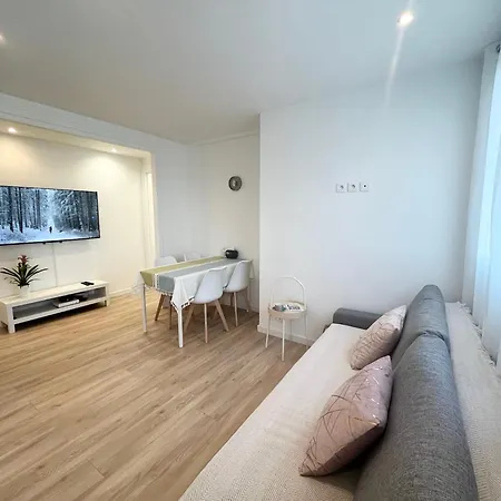 Apartment Laffitte Joli T2 Au Coeur Du Parc & Parking & Rer Pour Paris & La Defense Maisons-Laffitte